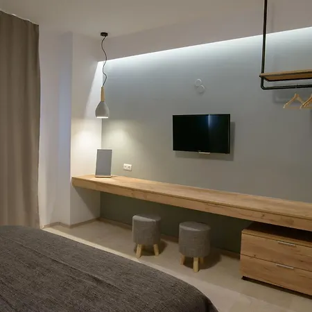 Qr #navita G - Modern & Luxurious Center