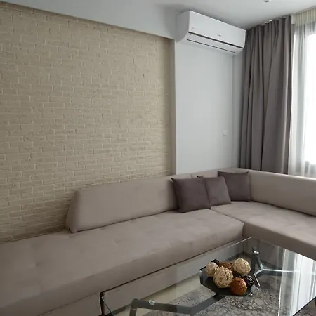 Qr #navita G - Modern & Luxurious Center