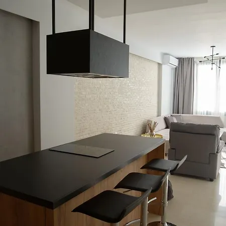 Qr #navita G - Modern & Luxurious Center Apartment